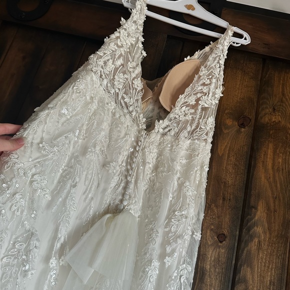 Justin Alexander Gretchen 88326 Plunging V Neck Bead Wedding Dress - Picture 15 of 17